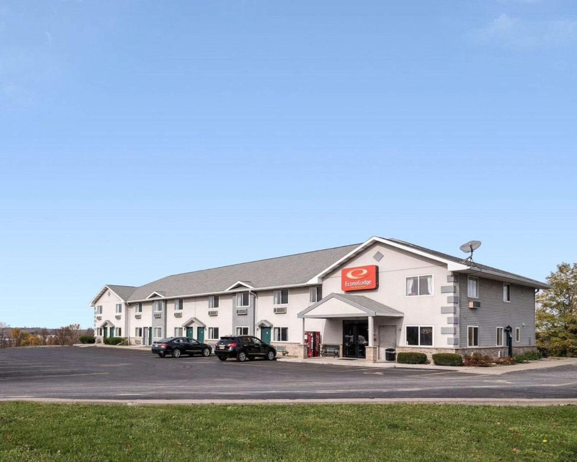 Econo Lodge Inn & Suites Canandaigua Exteriör bild