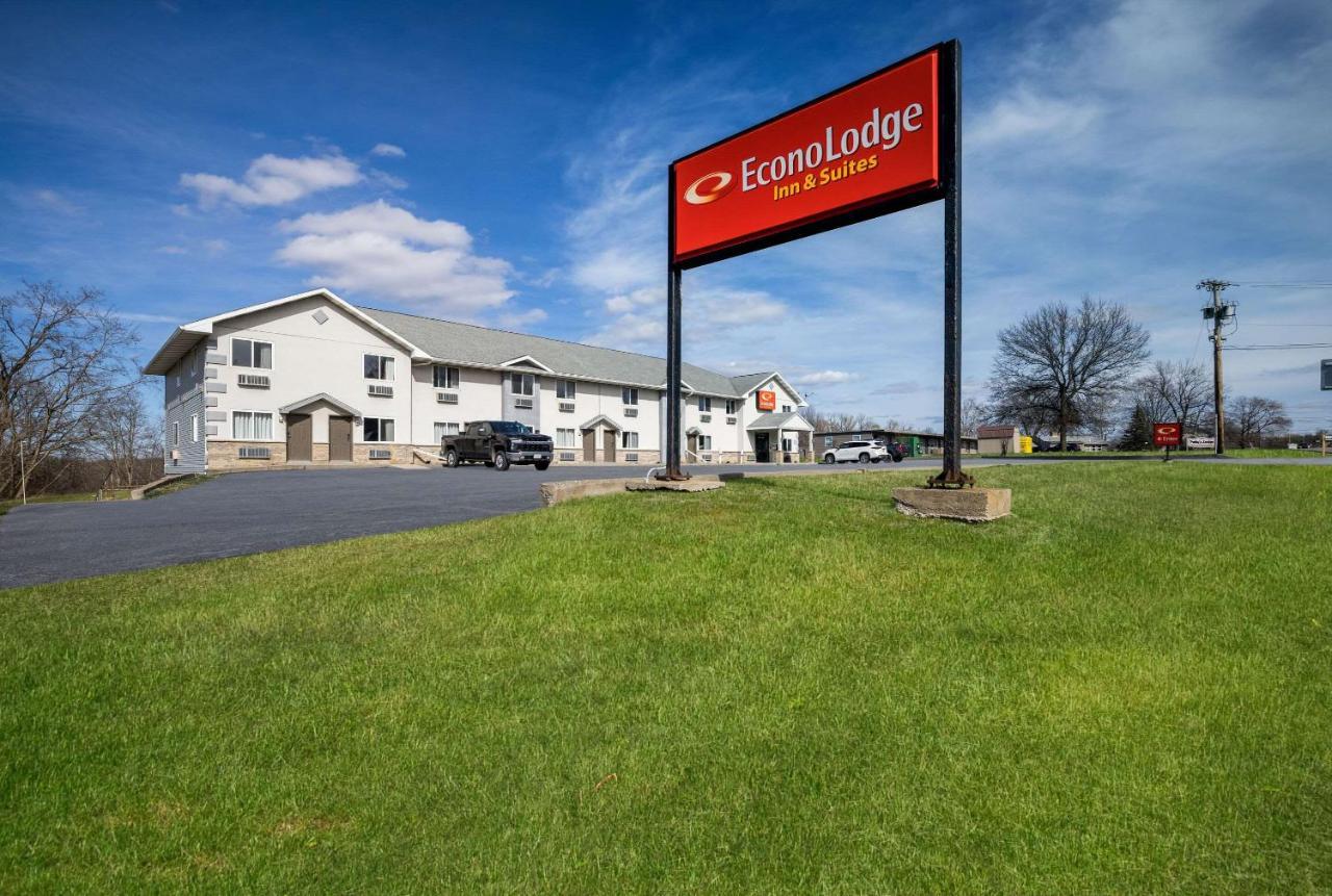 Econo Lodge Inn & Suites Canandaigua Exteriör bild