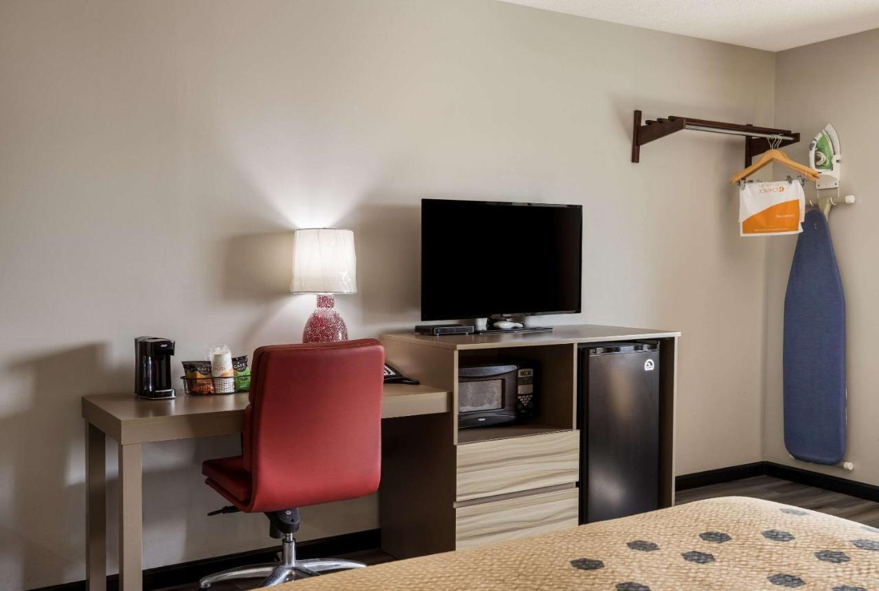 Econo Lodge Inn & Suites Canandaigua Exteriör bild
