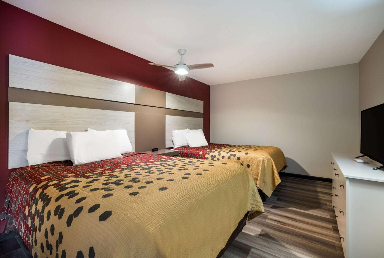 Econo Lodge Inn & Suites Canandaigua Exteriör bild