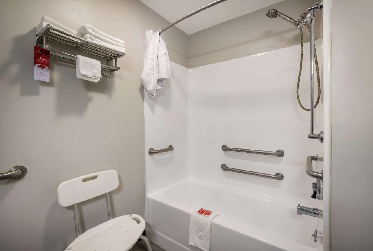 Econo Lodge Inn & Suites Canandaigua Exteriör bild