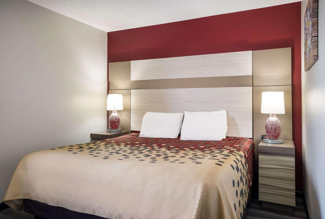 Econo Lodge Inn & Suites Canandaigua Exteriör bild