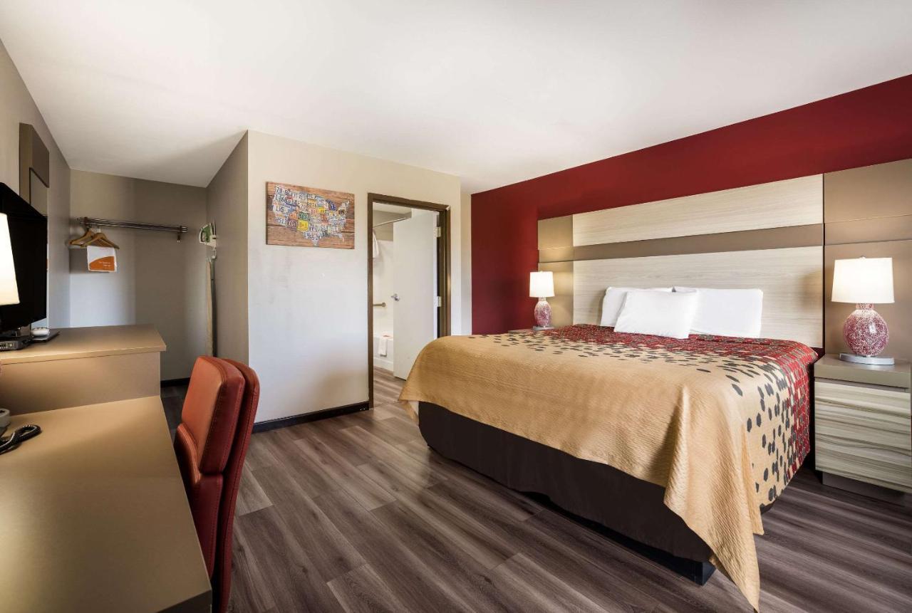 Econo Lodge Inn & Suites Canandaigua Exteriör bild