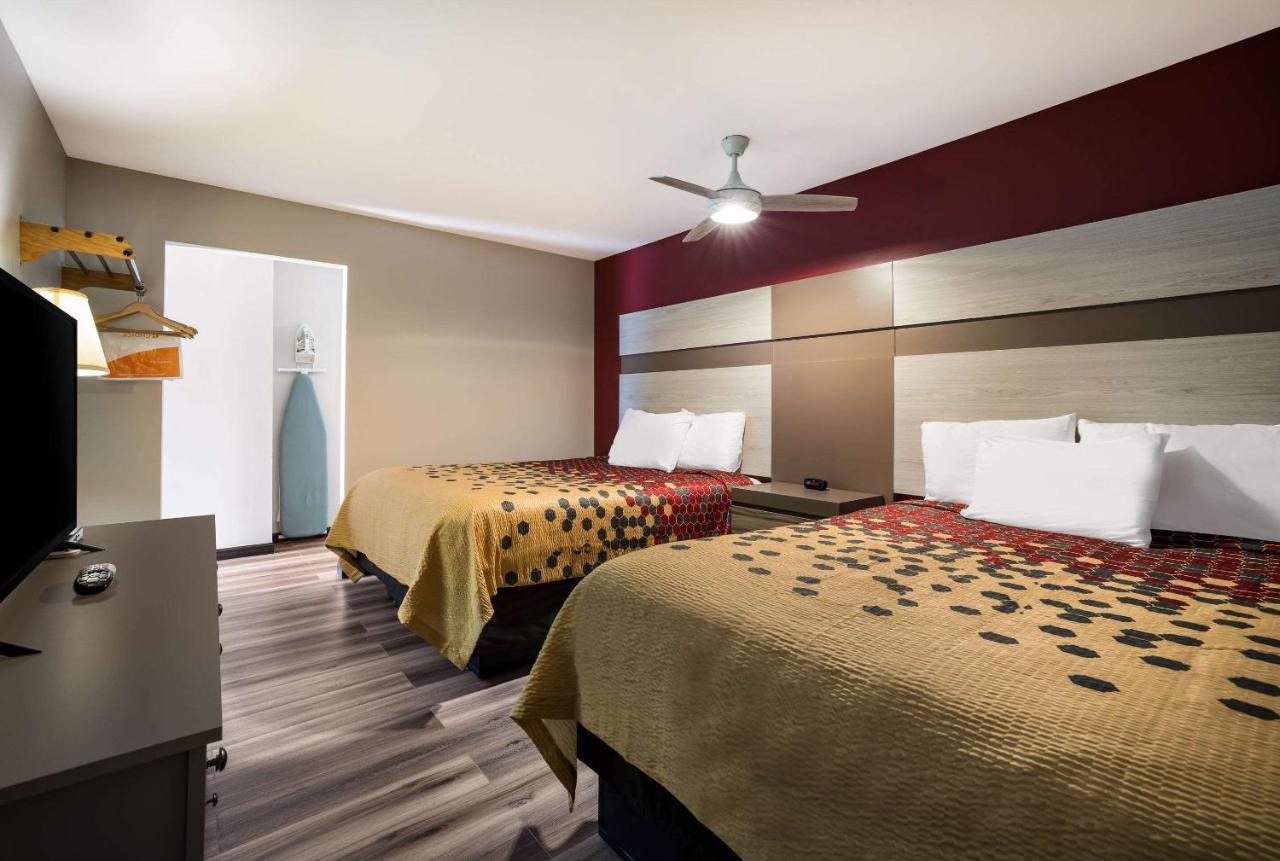 Econo Lodge Inn & Suites Canandaigua Exteriör bild