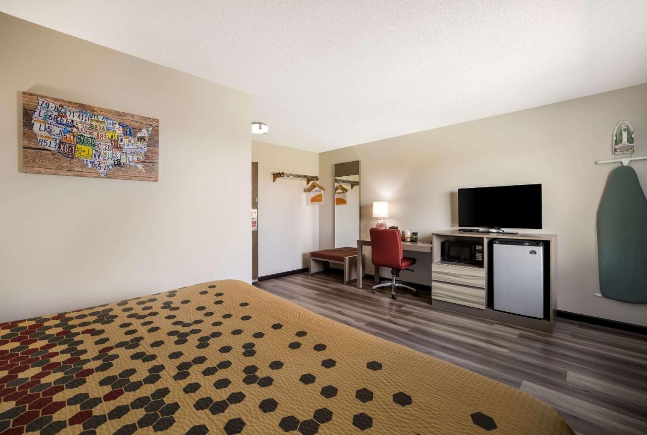 Econo Lodge Inn & Suites Canandaigua Exteriör bild