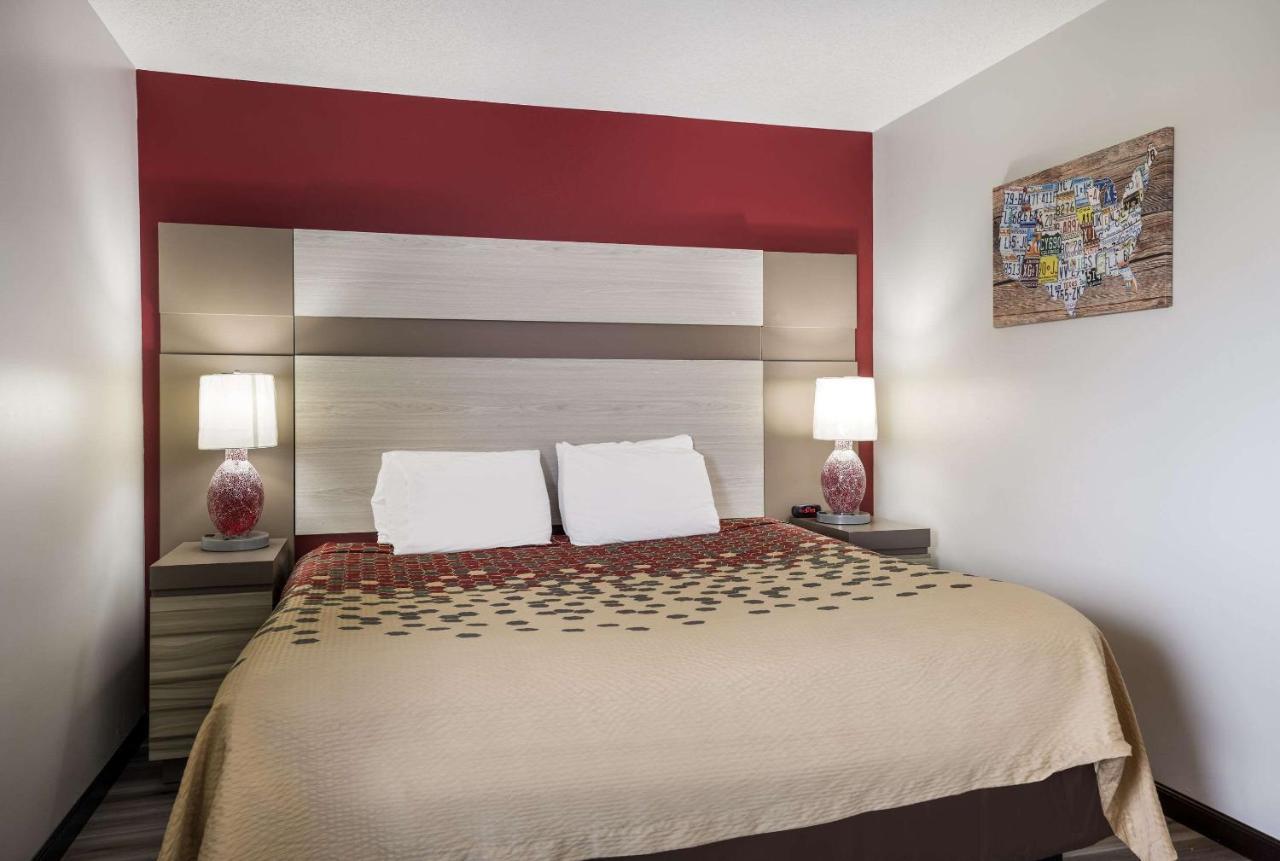 Econo Lodge Inn & Suites Canandaigua Exteriör bild