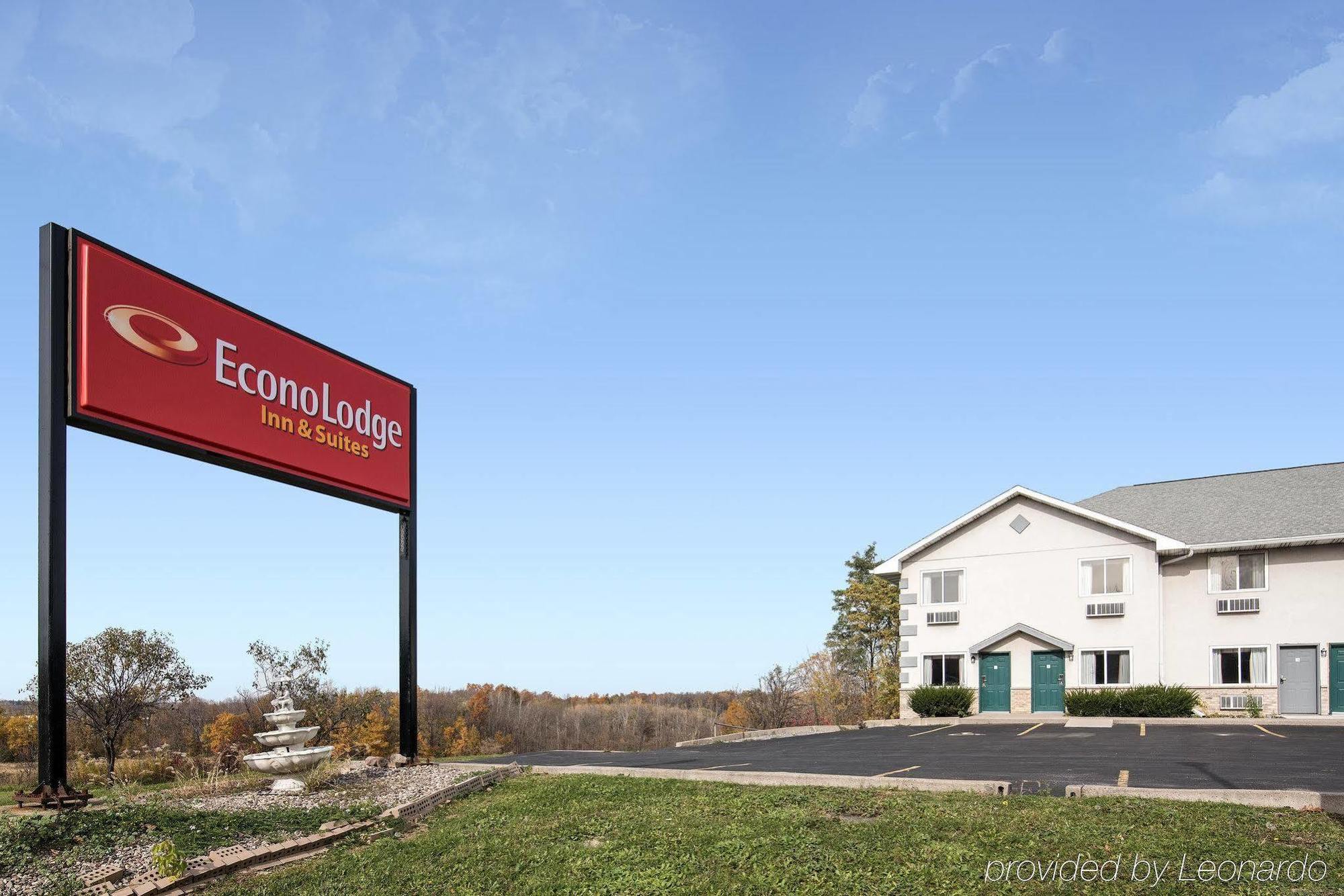 Econo Lodge Inn & Suites Canandaigua Exteriör bild