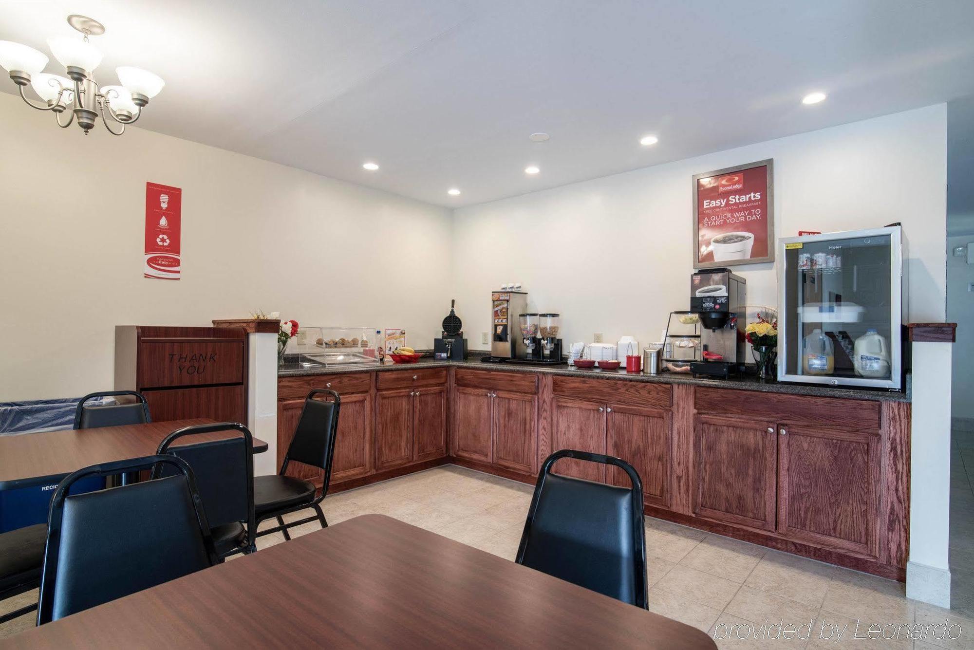 Econo Lodge Inn & Suites Canandaigua Exteriör bild