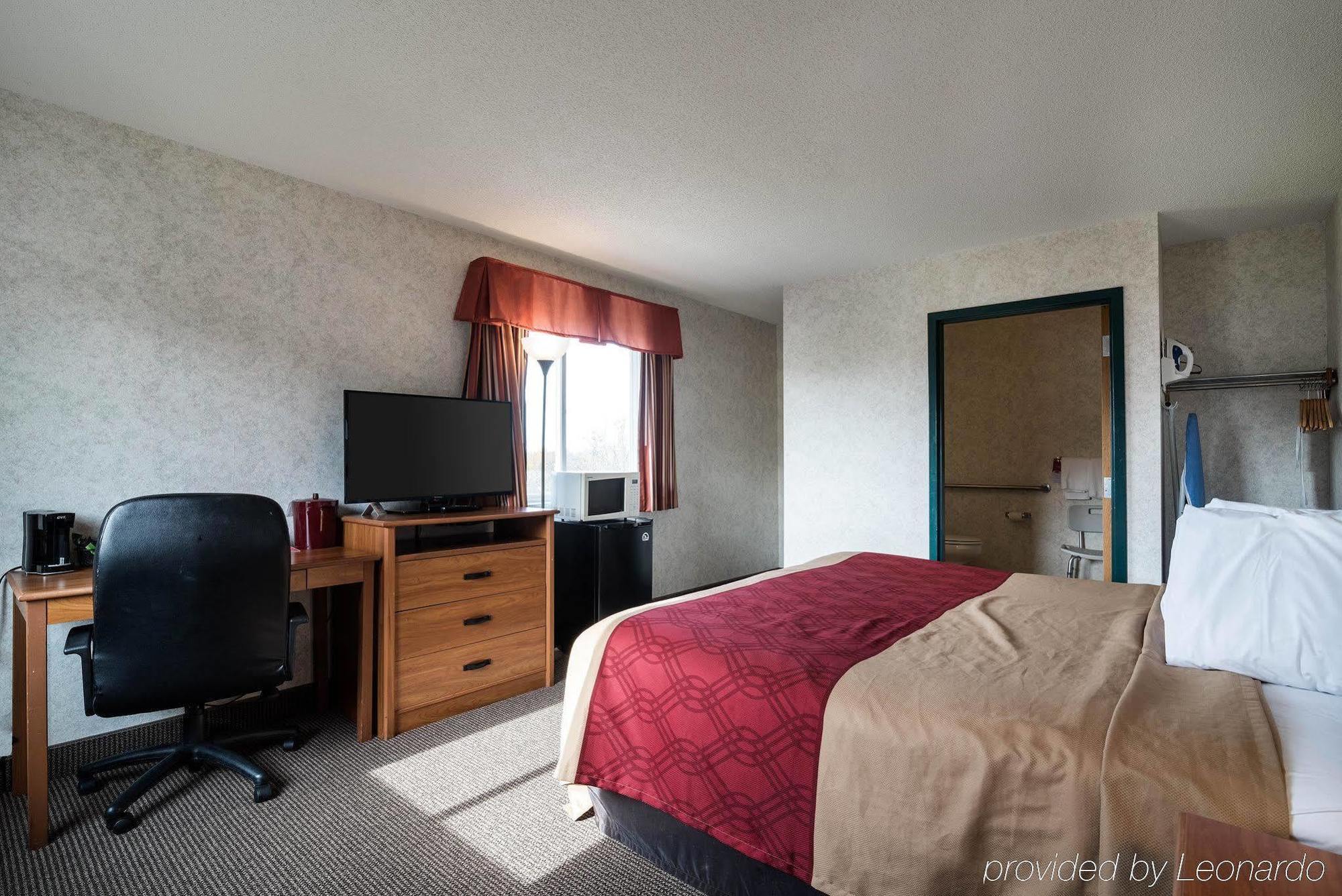 Econo Lodge Inn & Suites Canandaigua Exteriör bild