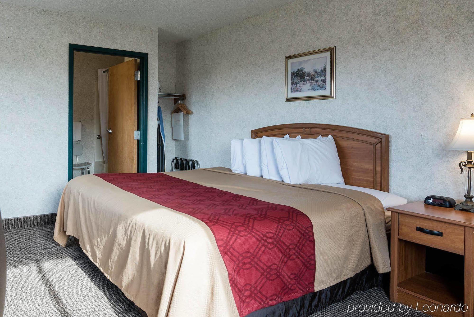 Econo Lodge Inn & Suites Canandaigua Exteriör bild