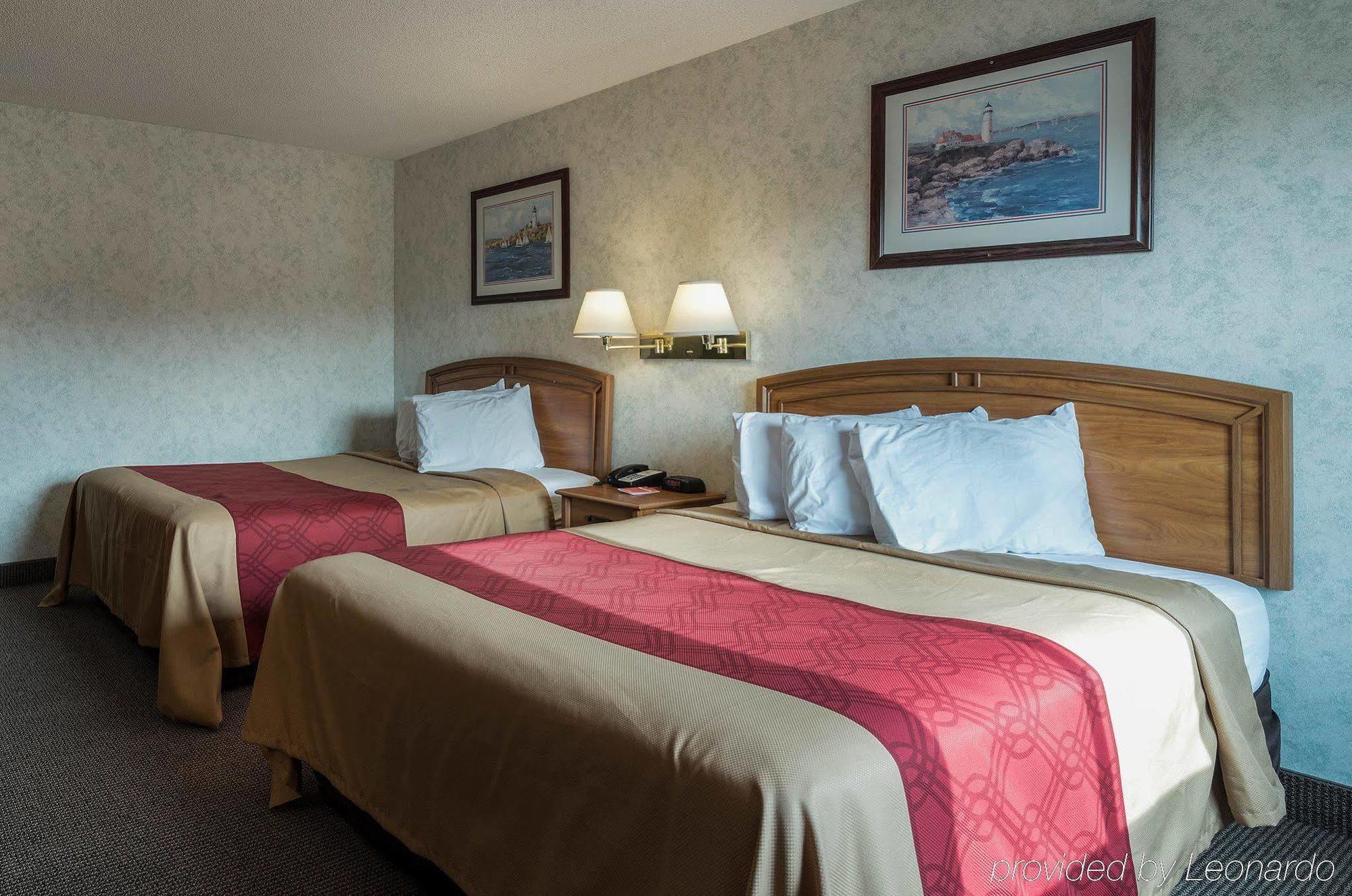 Econo Lodge Inn & Suites Canandaigua Exteriör bild